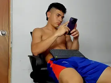 Stripchat Sex Cam of andrew_rose_