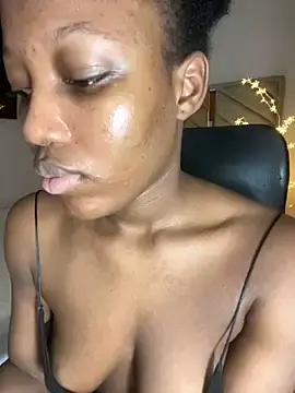 Stripchat Free Porn Cam of Manlykellya_