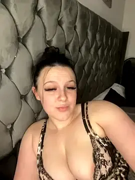 Stripchat Live Sex of riri_bstvx