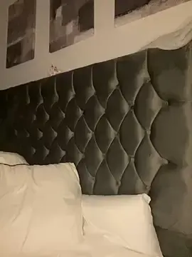 Stripchat Sex Cam of riri_bstvx