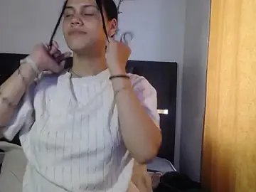 Stripchat Free Live Porn of realshy-Stepsis