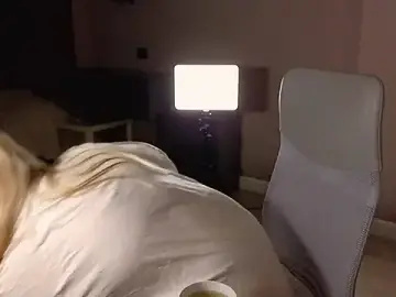 Stripchat Free Live Porn of EllsaJean_