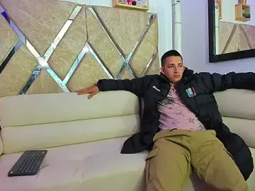 Stripchat Sex Cam of parejacaliente20154