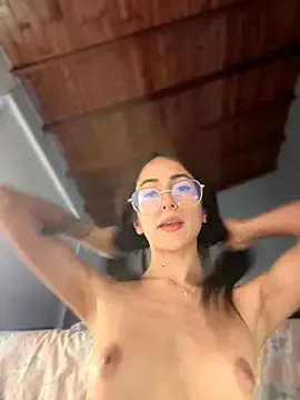Stripchat Adult Video Chat of lauravasquez