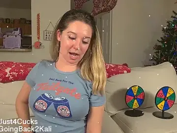 Stripchat Free Porn Cam of boomboomr00m