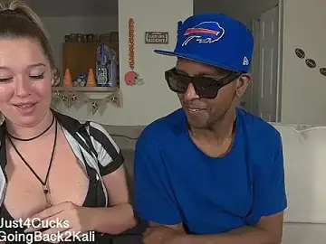 Stripchat Sex Cam of boomboomr00m