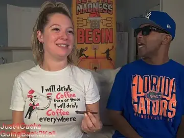 Stripchat Live Sex Cam of boomboomr00m