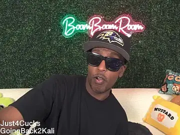 Stripchat Live Sex Cam of boomboomr00m