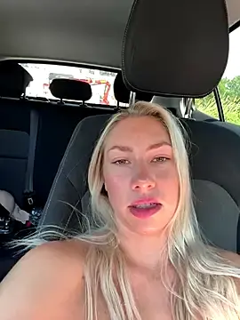 Stripchat Sex Cam of LuisaBecker