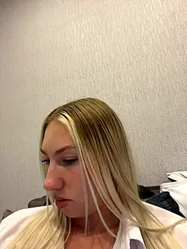 Stripchat Sex Cam of LuisaBecker