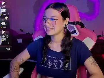 Stripchat Adult Webcam of larah_uwu