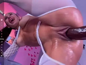 Stripchat Free Porn Cam of Crystallana