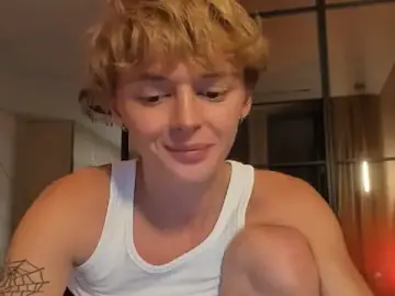 Stripchat Live Sex Cam of angelAndyy