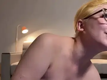 Stripchat Free Porn Cam of Love_plat1na