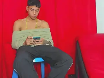 Stripchat Free Porn Cam of Extreme_Team8