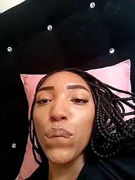 Stripchat Nude Webcam of Lauraleiii