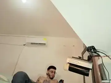 Stripchat Free Porn Cam of RyanMira