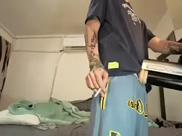 Stripchat Watch Live Sex Cams of RyanMira