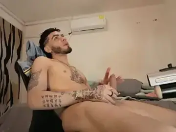 Stripchat Nude Webcam of RyanMira