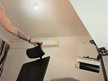 Stripchat Live Porn of RyanMira