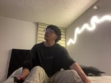 Stripchat Sex Cam of DesireLuxe