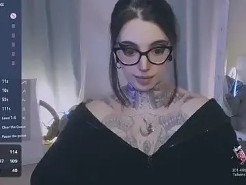 Stripchat Sex Cam of Dixi_Pixi_