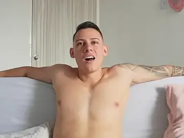 Stripchat Adult Webcam of Muscle_King_Cum