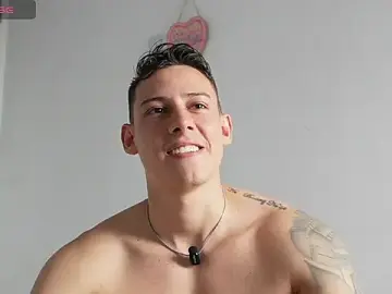 Stripchat Free Live Porn of Muscle_King_Cum