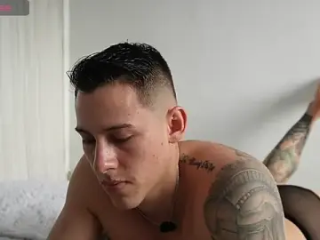 Stripchat Free Porn Cam of Muscle_King_Cum