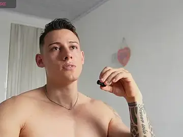 Stripchat Live Porn of Muscle_King_Cum