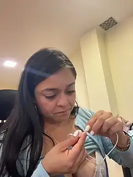 Stripchat Free Live Porn of Emily_Rivers_