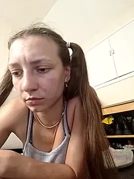 Stripchat Live Sex Cam of Milky_flexy_cat
