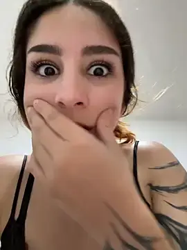 Stripchat Live Porn of Mon_Cherry