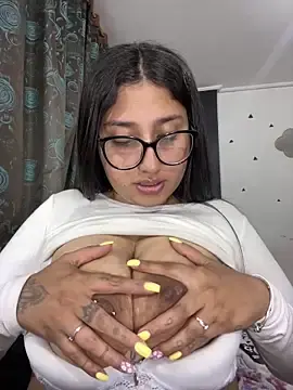 Stripchat Nude Webcam of croftsmila