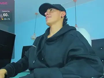 Stripchat Free Porn Cam of Lobo_17_