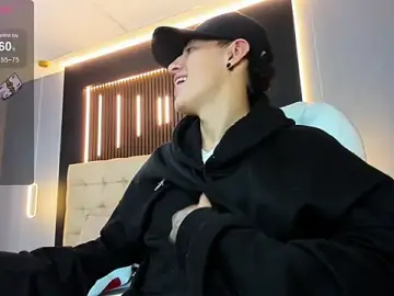 Stripchat Free Live Porn of Lobo_17_