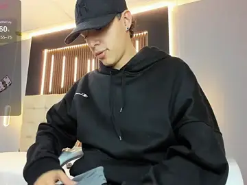 Stripchat Watch Live Sex Cams of Lobo_17_