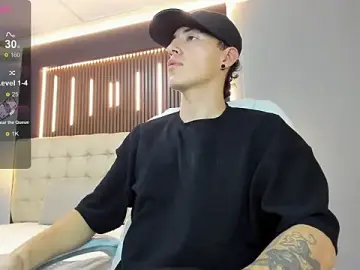 Stripchat Nude Webcam of Lobo_17_