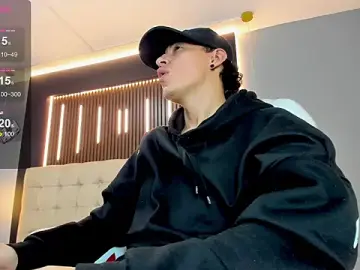 Stripchat Watch Live Sex Cams of Lobo_17_