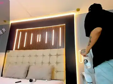 Stripchat Free Porn Cam of Lobo_17_