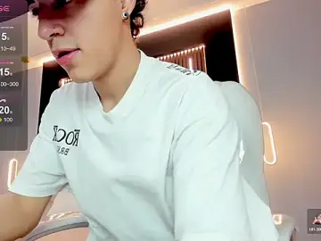 Stripchat Live Sex of Lobo_17_