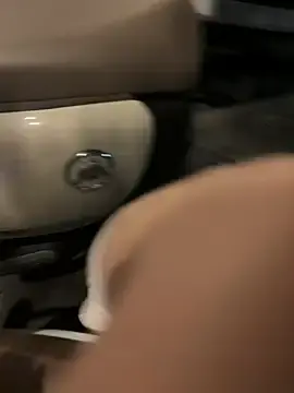 Stripchat Live Sex Cam of yourkeer