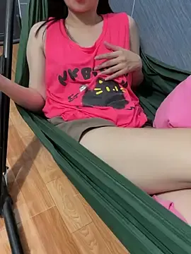Stripchat Watch Live Sex Cams of Serena_lovely24