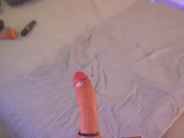 Stripchat Live Sex Cam of Bllowjoyy