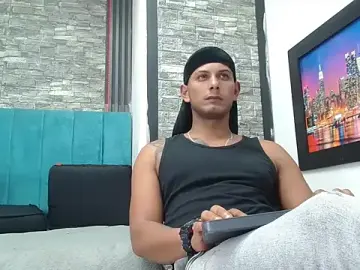 Stripchat Free Porn Cam of Chris_Dick23