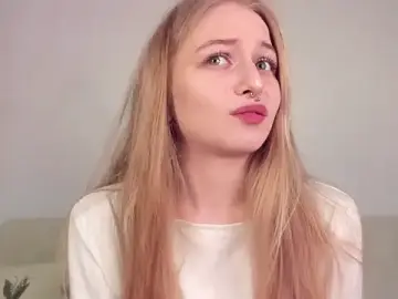 Stripchat Nude Webcam of MiaMews