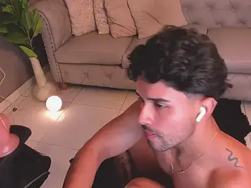 Stripchat Watch Live Sex Cams of liam_collins21