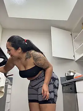Stripchat Watch Live Sex Cams of latina_curvy22