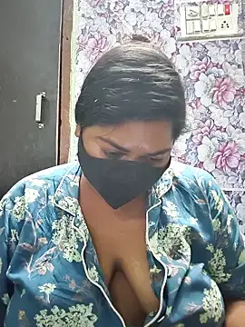 Stripchat Nude Webcam of Liyaa_24