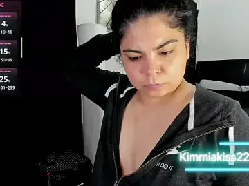 Stripchat Watch Live Sex Cams of kimmiakiss22